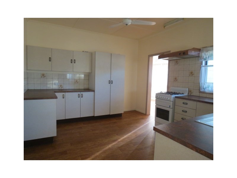 38 Twine Street, Roma QLD 4455
