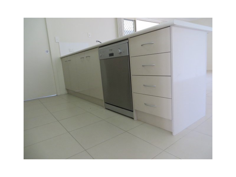 18 Courtney Street, Roma QLD 4455