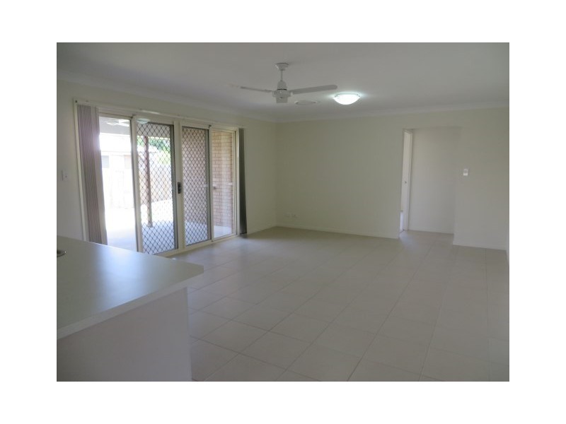 18 Courtney Street, Roma QLD 4455