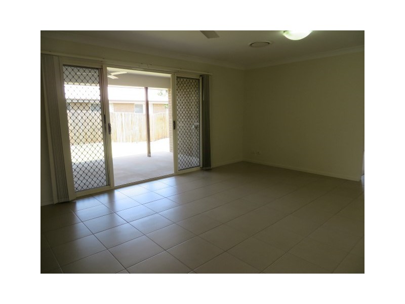 18 Courtney Street, Roma QLD 4455