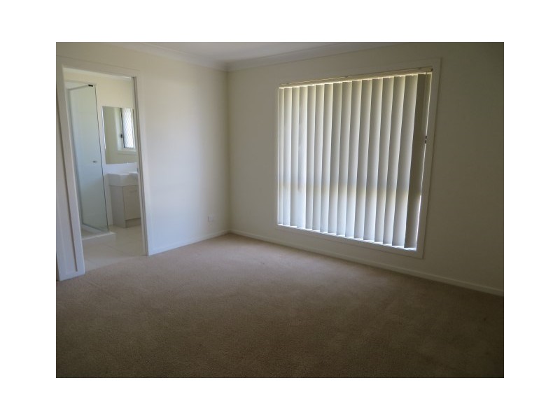 18 Courtney Street, Roma QLD 4455