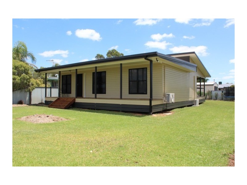 1 Elmer Street, Roma QLD 4455