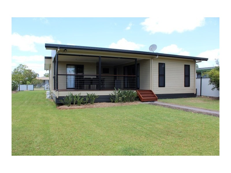 1 Elmer Street, Roma QLD 4455