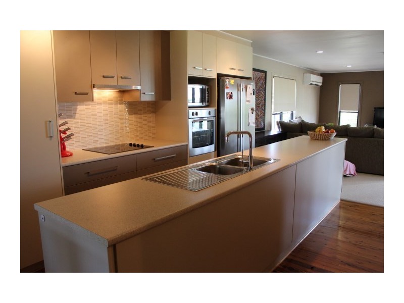1 Elmer Street, Roma QLD 4455