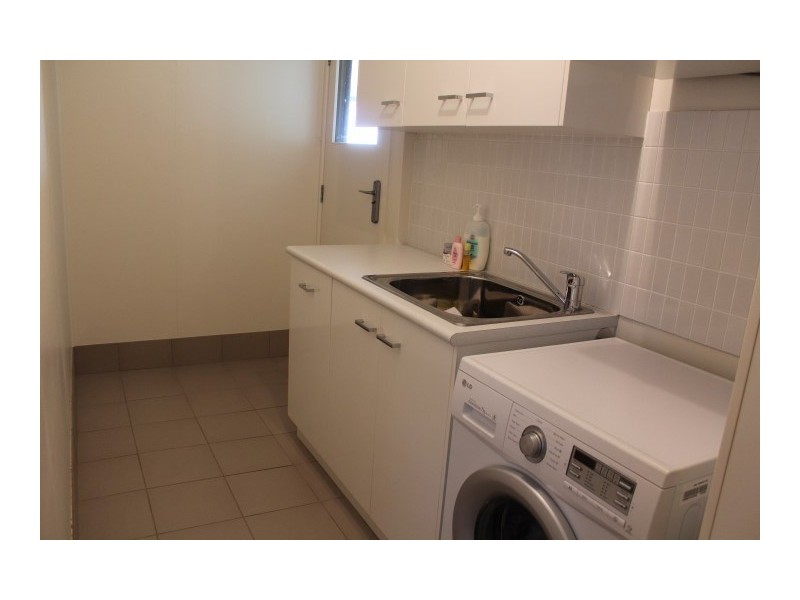 1 Elmer Street, Roma QLD 4455