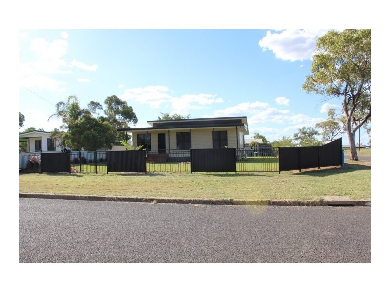 1 Elmer Street, Roma QLD 4455