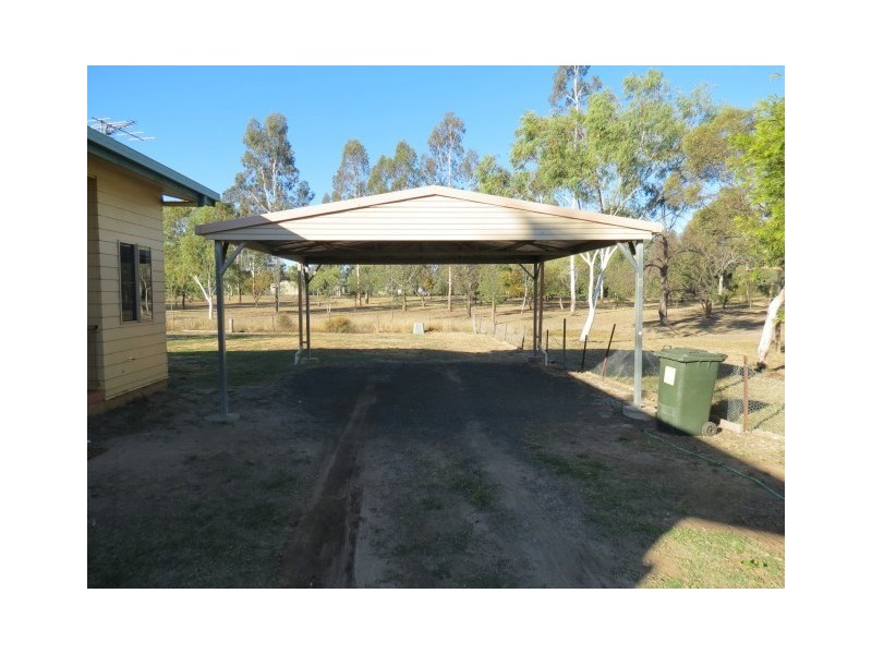 39 Northern Road, Roma QLD 4455