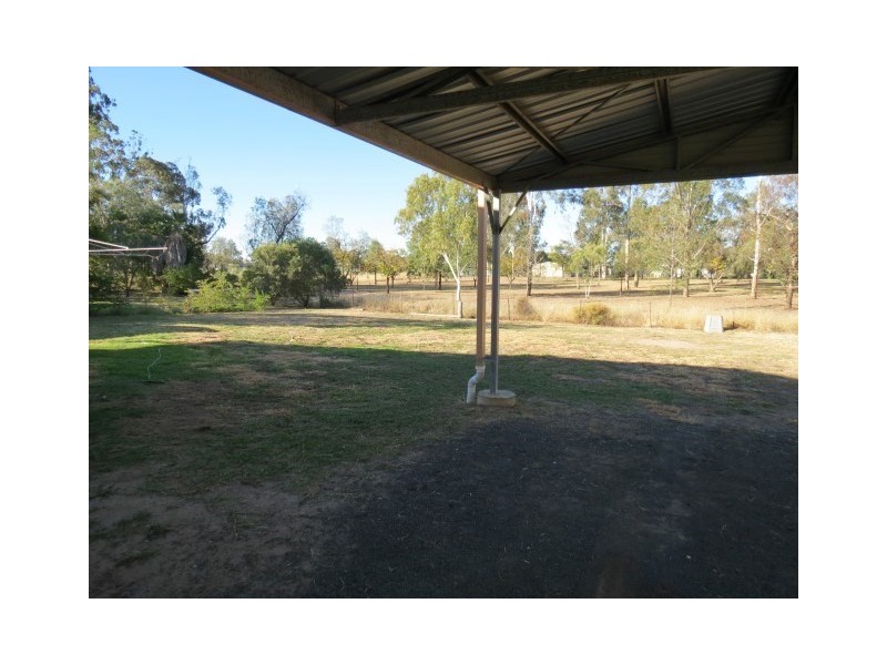 39 Northern Road, Roma QLD 4455