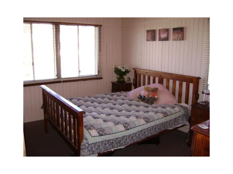 17 Hoffman Street, Roma QLD 4455