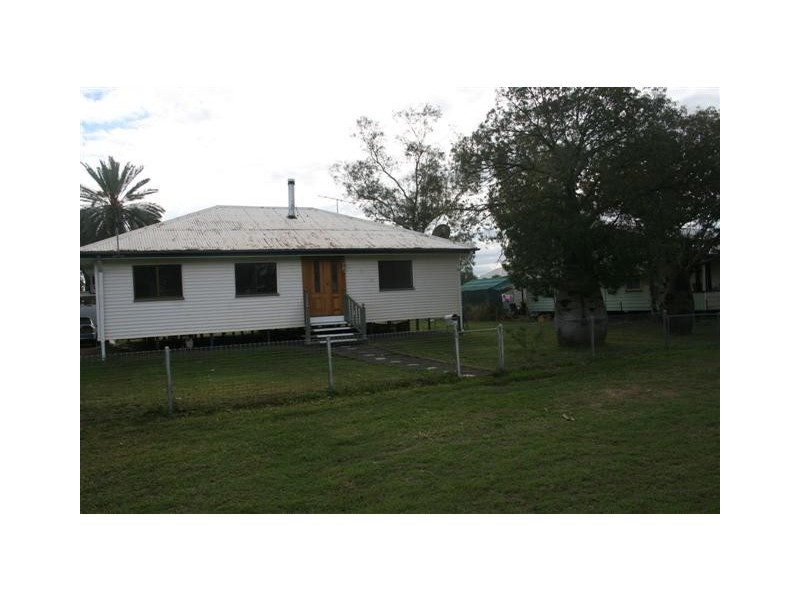 37 Station Street, Roma QLD 4455
