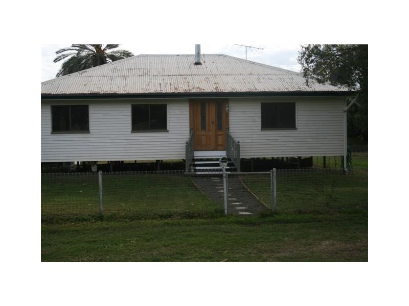 37 Station Street, Roma QLD 4455