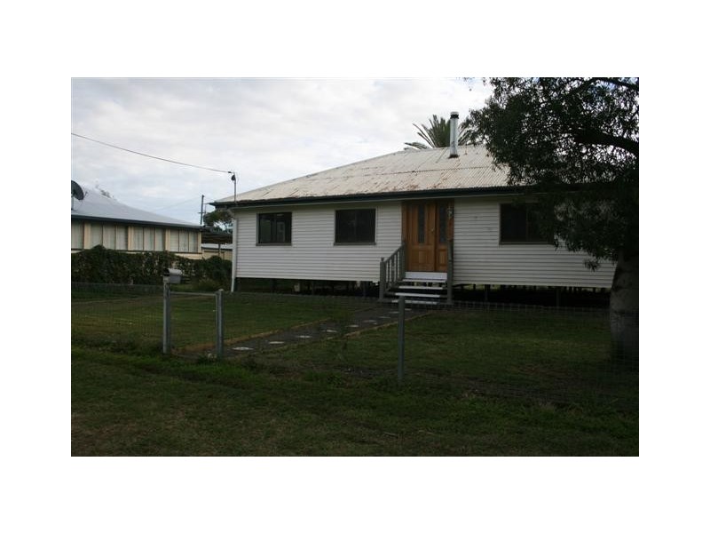 37 Station Street, Roma QLD 4455
