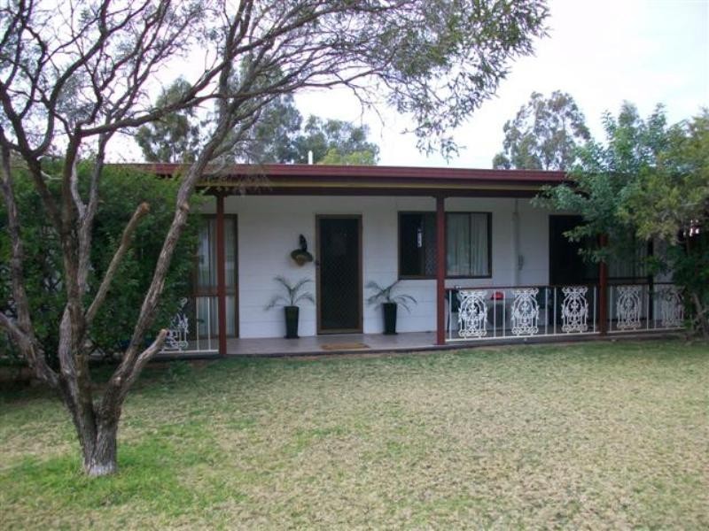 14 Elmer Street, Roma QLD 4455
