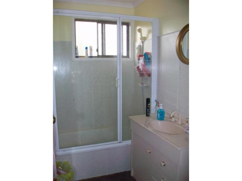 14 Elmer Street, Roma QLD 4455