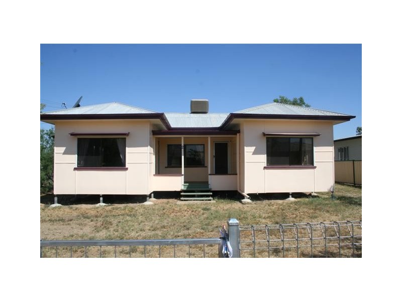 2 Saunders Street, Roma QLD 4455