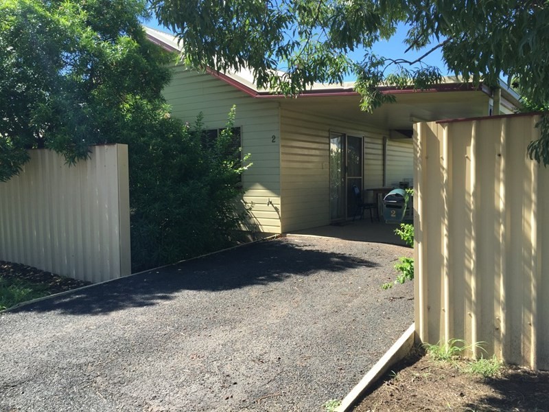 2/30 Rae Street, Roma QLD 4455