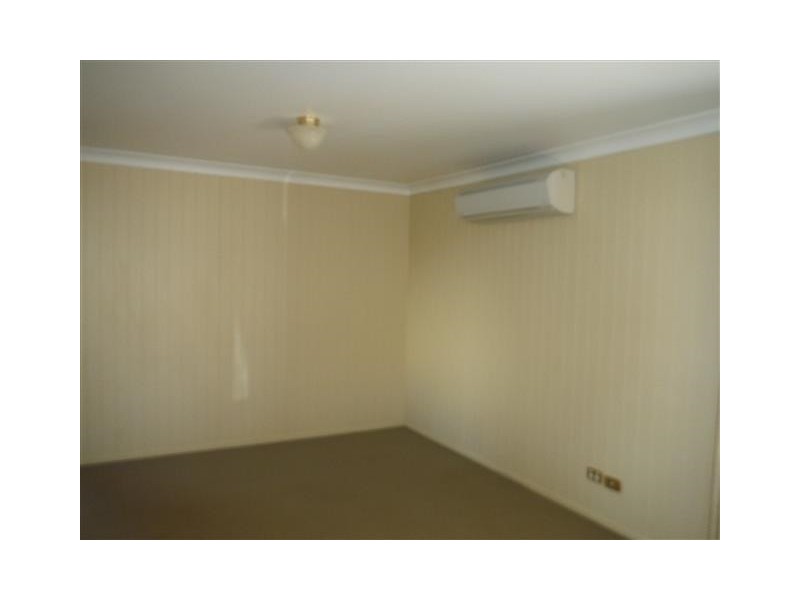 2/30 Rae Street, Roma QLD 4455