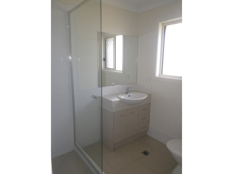 18 Courtney, Roma QLD 4455