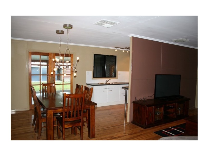 36 Saunders Street, Roma QLD 4455