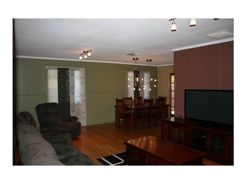 36 Saunders Street, Roma QLD 4455