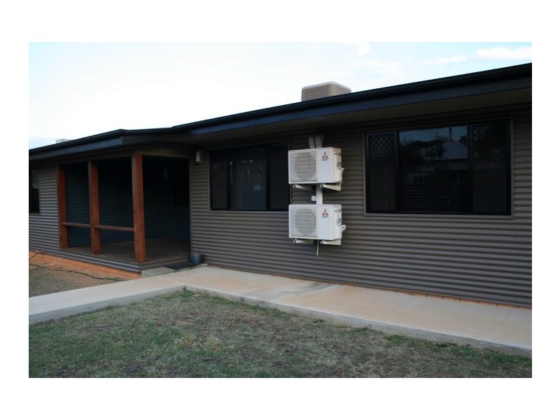 36 Saunders Street, Roma QLD 4455