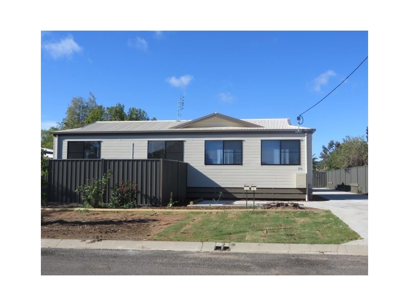 30 Saunders Street, Roma QLD 4455