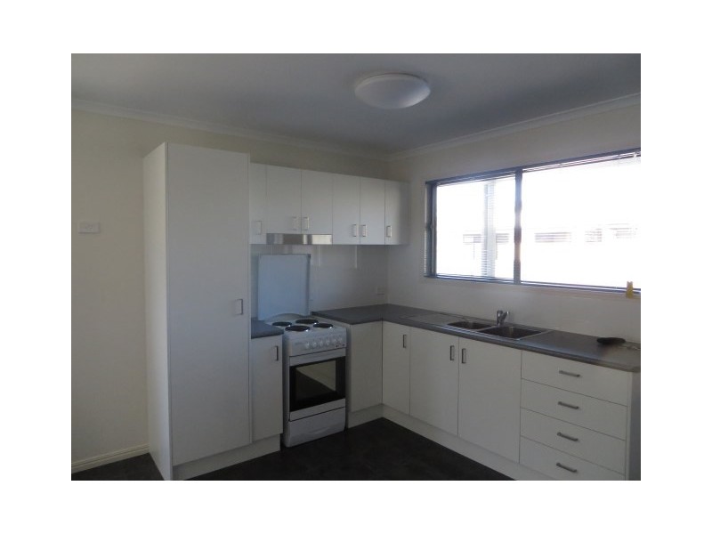 30 Saunders Street, Roma QLD 4455