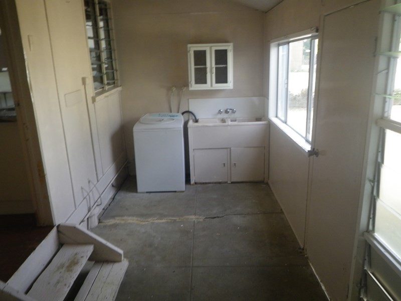 8 Lewis Street, Roma QLD 4455