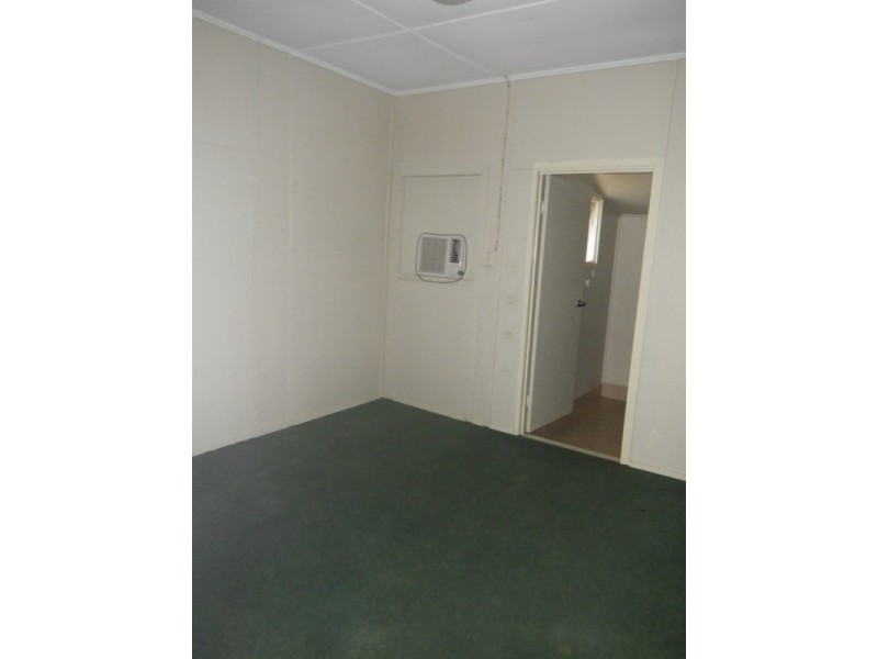8 Lewis Street, Roma QLD 4455