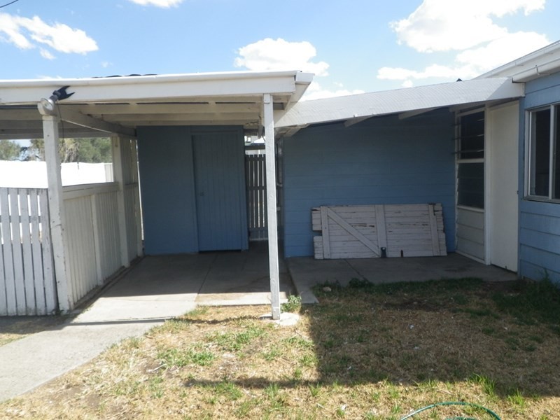 8 Lewis Street, Roma QLD 4455