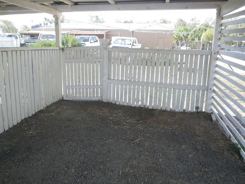 8 Lewis Street, Roma QLD 4455
