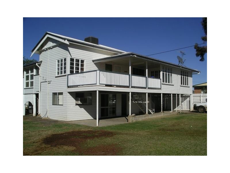 39 Bowen Street, Roma QLD 4455