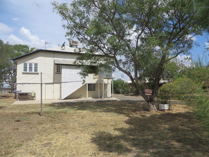 94 Northern Road, Roma QLD 4455