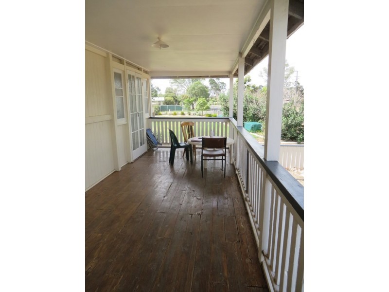 94 Northern Road, Roma QLD 4455