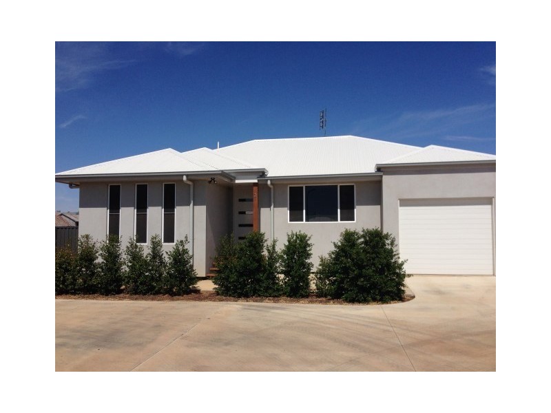 2/16 Bassett Court, Roma QLD 4455