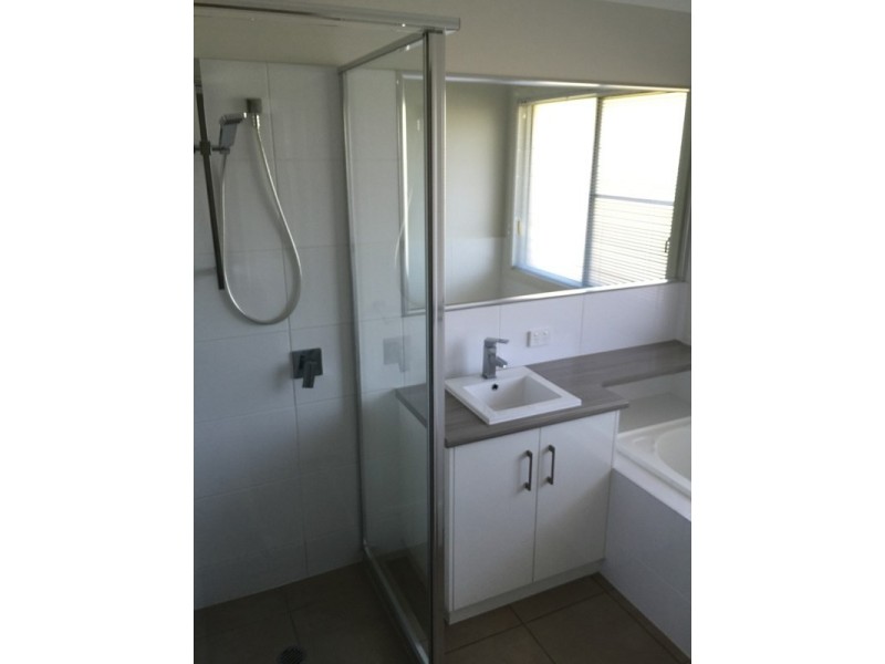 2/16 Bassett Court, Roma QLD 4455