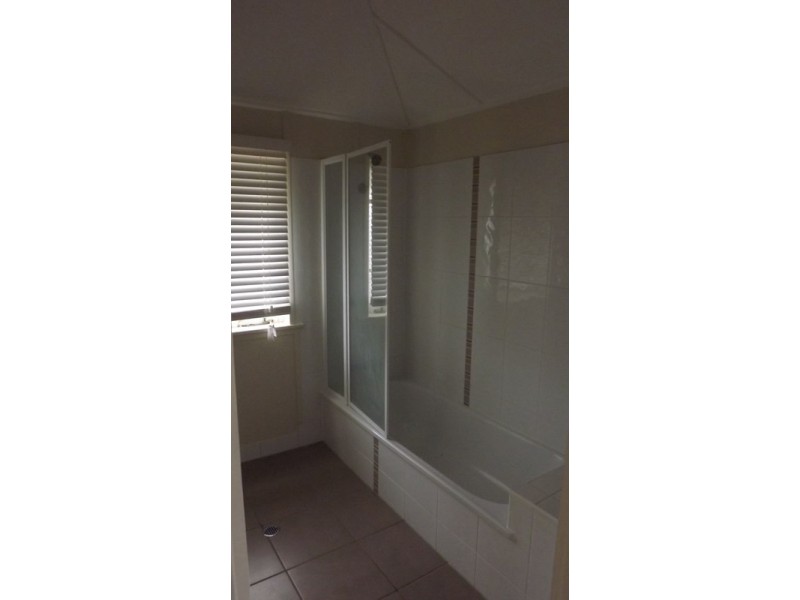 1A Lovell Street, Roma QLD 4455