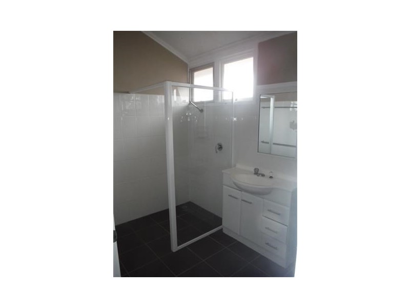 1/31-33 Lovell Street, Roma QLD 4455