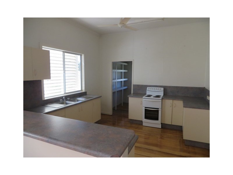 39 Chrystal Street, Roma QLD 4455