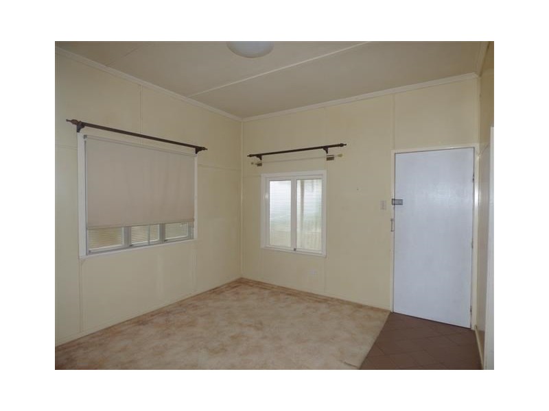 18 Lewis Street, Roma QLD 4455
