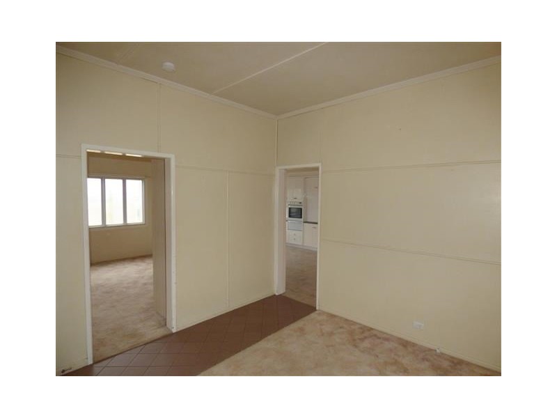 18 Lewis Street, Roma QLD 4455