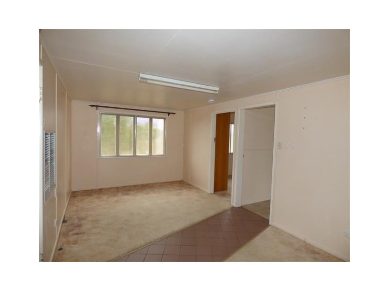 18 Lewis Street, Roma QLD 4455