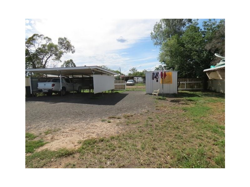 11 Saunders Street, Roma QLD 4455
