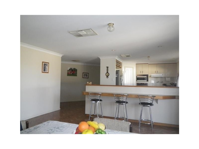 14 Bakerfinch Crescent, Roma QLD 4455