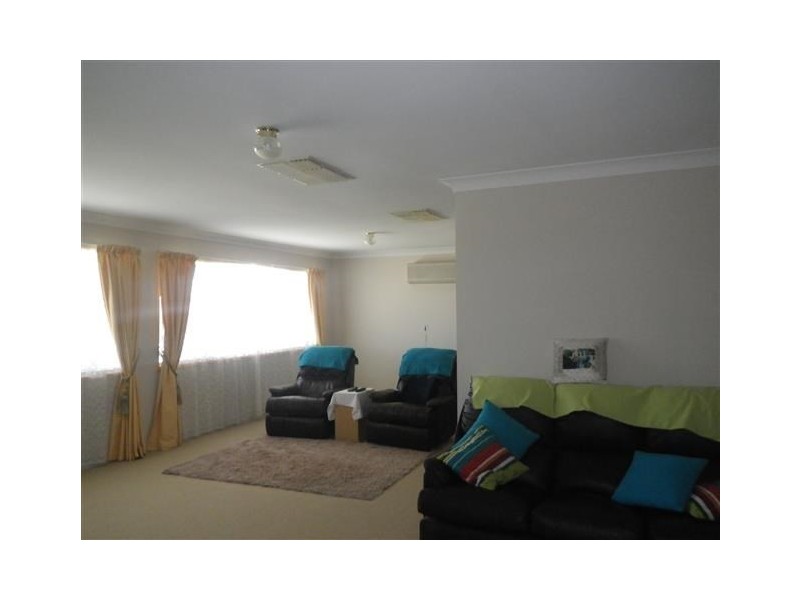 14 Bakerfinch Crescent, Roma QLD 4455