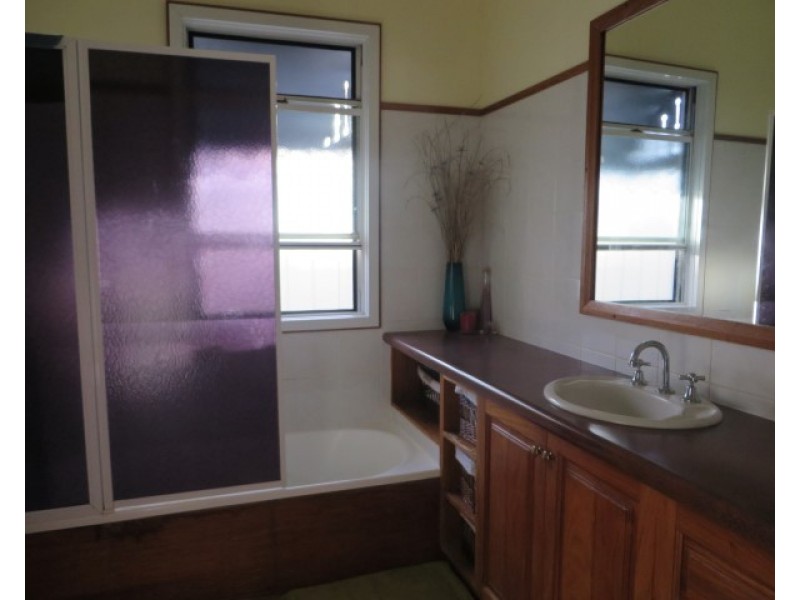 11 McDowall Street, Roma QLD 4455