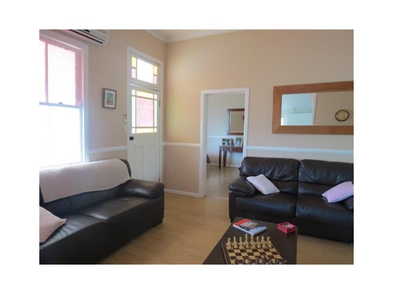 9 Albert Street, Roma QLD 4455