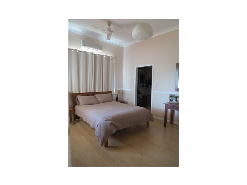 9 Albert Street, Roma QLD 4455