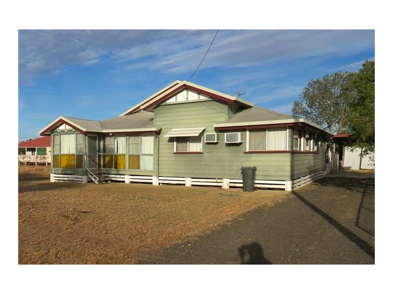 12 Albert Street, Roma QLD 4455