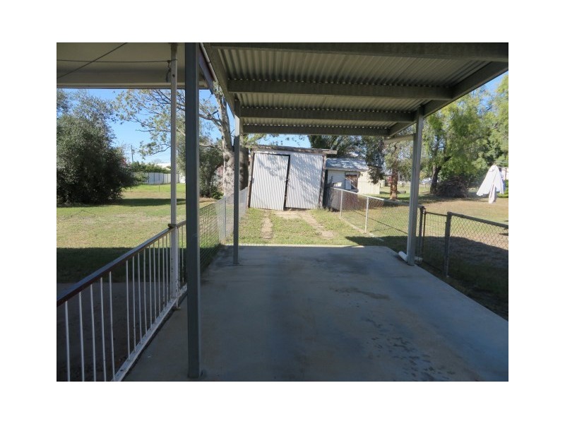 12 Albert Street, Roma QLD 4455